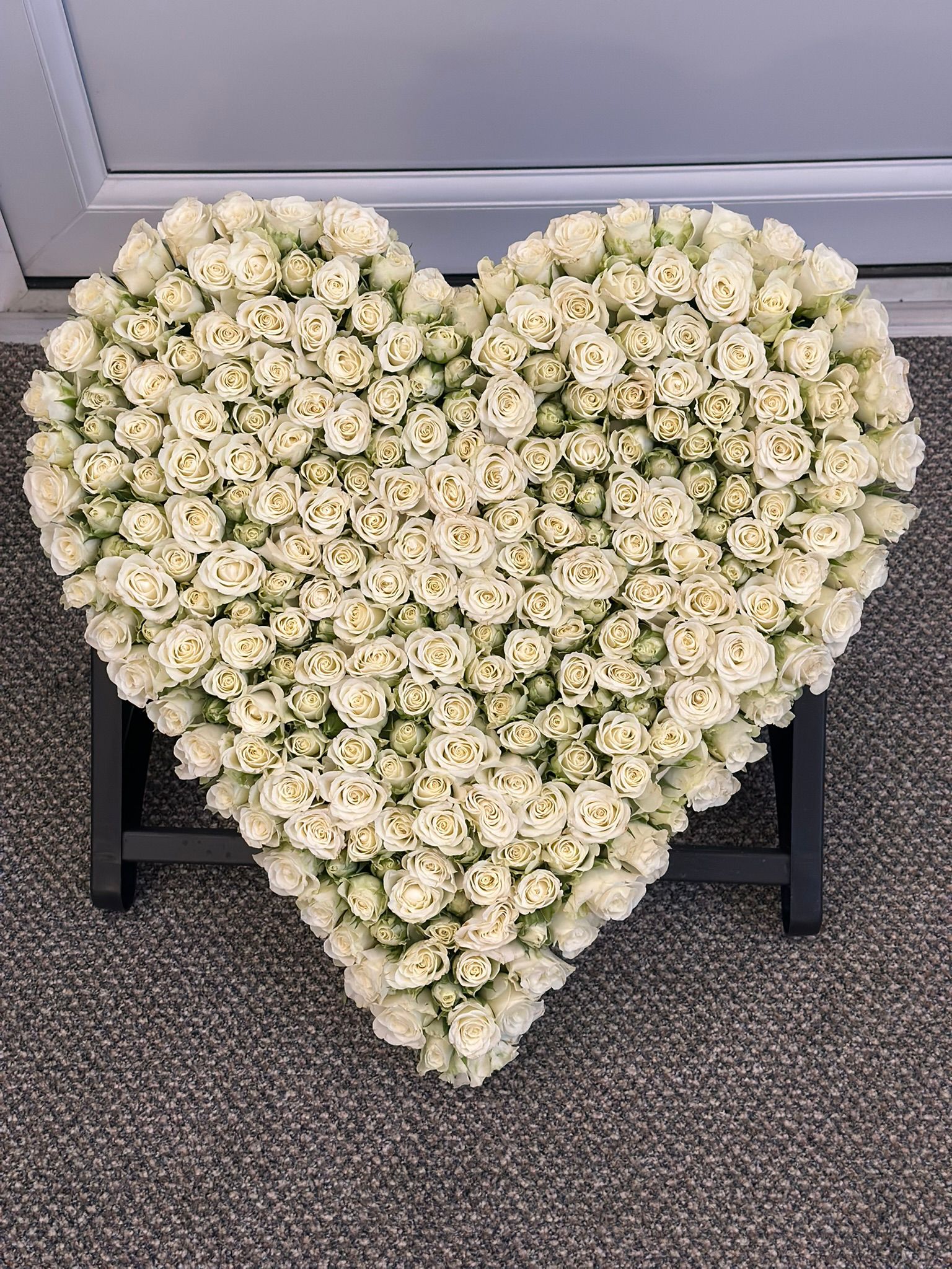 Premium Cream Rose Heart